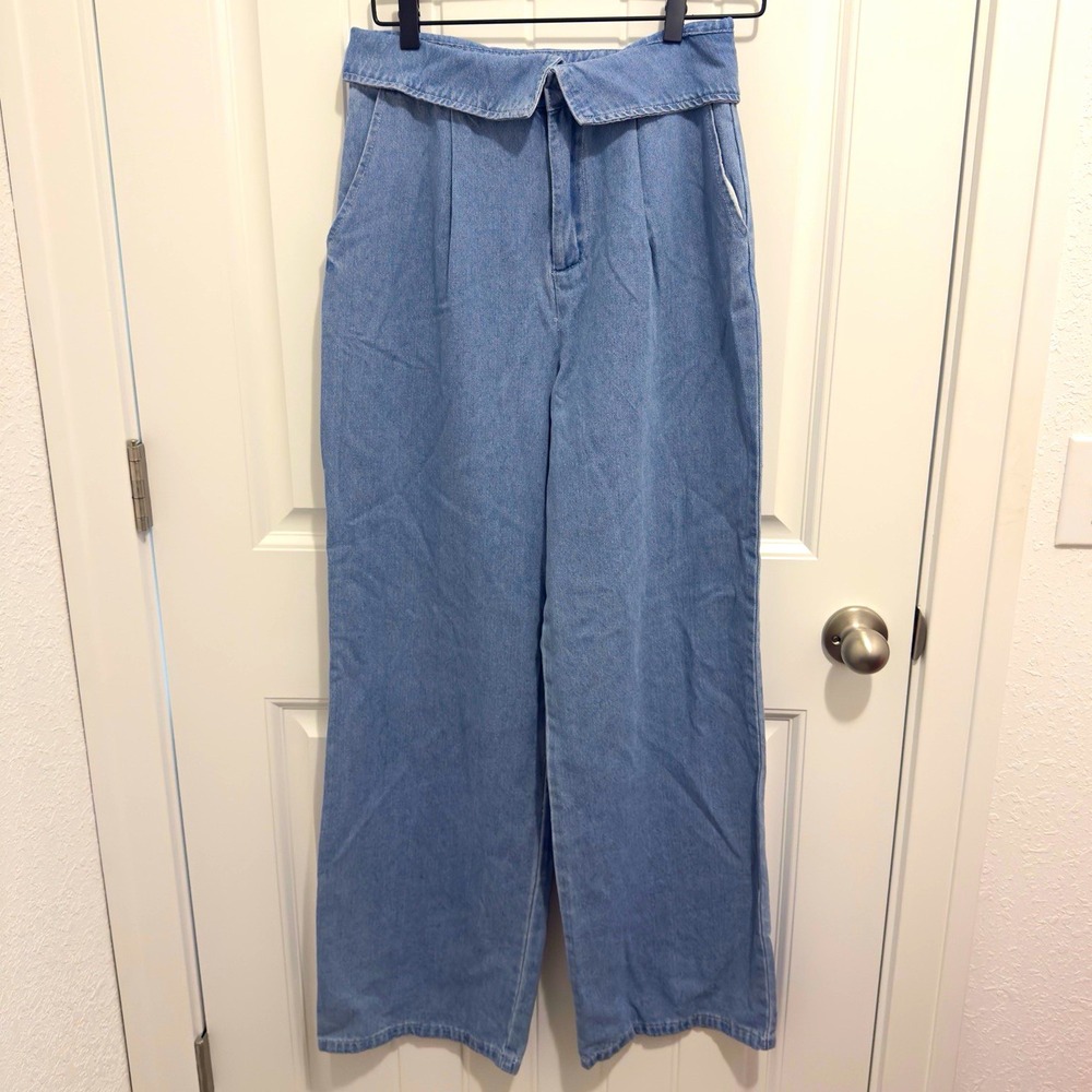 PacSun Women's Light Wash Wide-Leg High Rise Pleated Jeans Pockets Size S